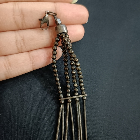 Stylish neckpiece - Picture 4 of 5